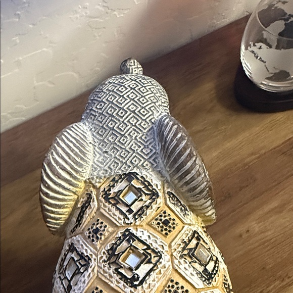 Decorative Elephant Figurine w/ Gold & Silver tall 7” lengths 9”plaster material - Picture 8 of 8